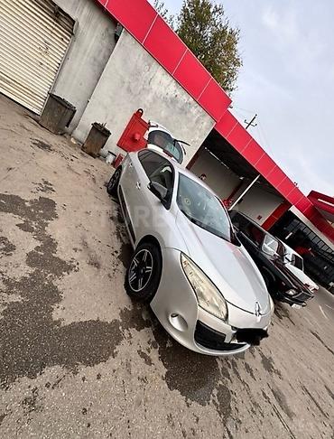 uc tekerli motor: Renault Megane: 1.5 l | 2009 il Hetçbek — 6