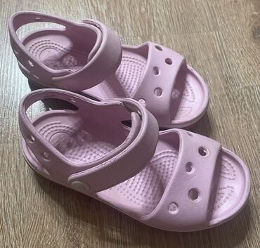 кубик рубик игрушка: Продаю CROCS, б/у. Размер C9 (26 размер). Длина стопы 16,5 см