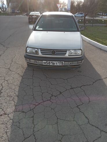 Volkswagen Vento: 1994 г., 1.8 л, Автомат, Газ, Седан