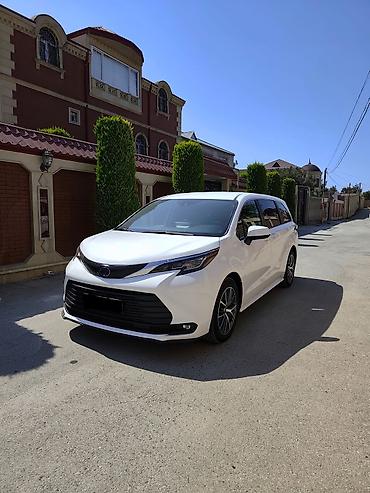 afdamabiler: Toyota Sienna: 2.5 l | 2021 il Van/Minivan — 3