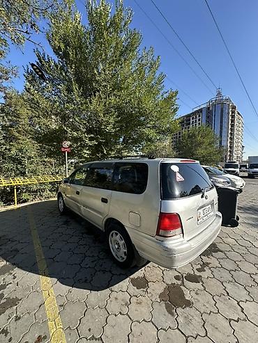 Другие детали салона: Honda — одиссей,салон минивэна. Основные особенности: - Просторный — 10