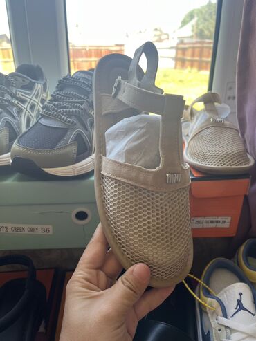 Босоножки, сандалии, шлепанцы: Все по 350с — 11