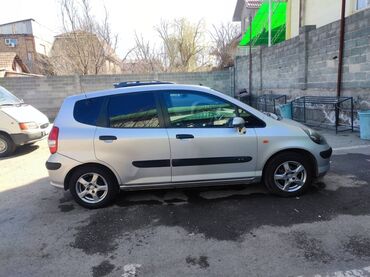 Honda: Honda Jazz: 2002 г., 1.3 л, Механика, Бензин, Хэтчбэк