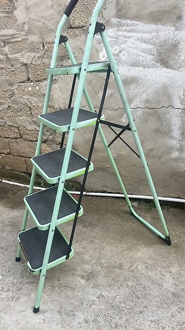 5 pilləli qatlanan nərdivan - Material: möhkəm metal karkas