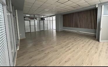 центр: Аренда офисов, 350 м², В жилом комплексе, 1 линия, С оборудованием, С отдельной кухней — 1