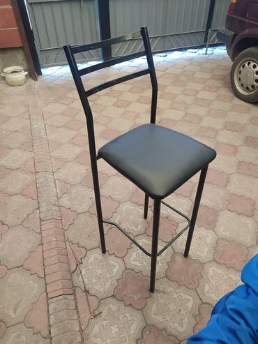 столы стулья для кафе: Продается барные стулья связи с закрытием кафе. Состояние как новая