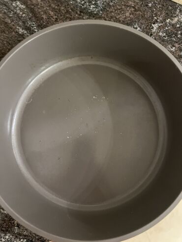 бу посуда: Керамическая сковородка Fry best 25 см, есть сколы, не пригорает, без