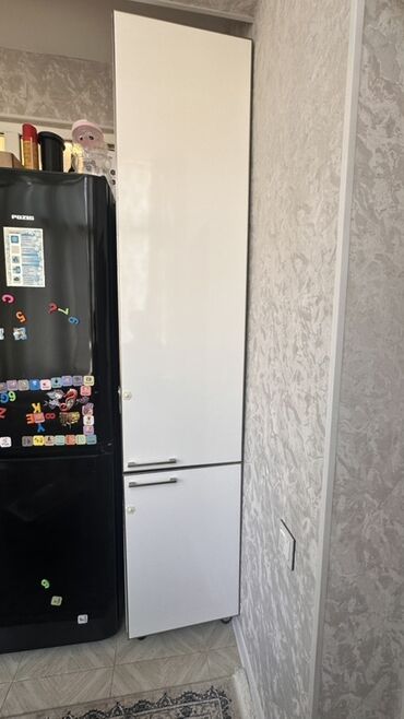 moyka şkaf: Kuxna mebeli 220 sm uzunu 70sm derinliyi qazda daxildir. Tökme