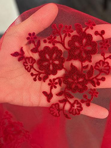 dəri parca: Məhsul: Qırmızı tül parça – məxməri floko relef naxışlı - Material — 2