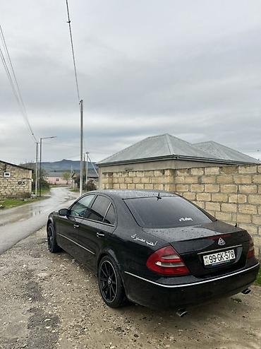 Mercedes-Benz: Mercedes-Benz E-Class: 2.7 l | 2003 il Sedan — 5