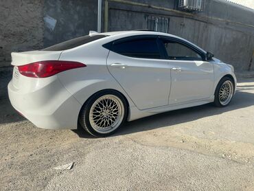 Hyundai: Hyundai Elantra: 1.8 l | 2011 il Sedan — 9