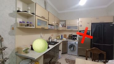 metbexd mebelleri: Mətbəx mebeli satılır 280₼. Yaxşı vəziyyətdədir. Ölçü 4m. Üzərində
