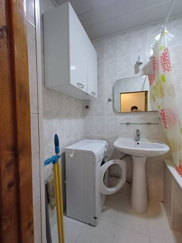 Uzunmüddətli kirayə mənzillər: Səməd Vurğun parkinin yani, 5/5, 2 otaqli, 65 kv sahəsi olan mənzil — 15