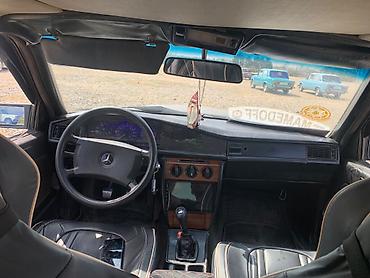 mercedes 210 ehtiyyat hissəsi: Mercedes-Benz 190: 2.3 l | 1991 il Sedan — 4
