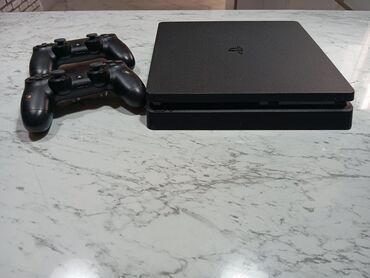 PS4 (Sony Playstation 4): Tam islek ve ideal veziyyetdedi. Disklerde ustunde verilecek. Slim