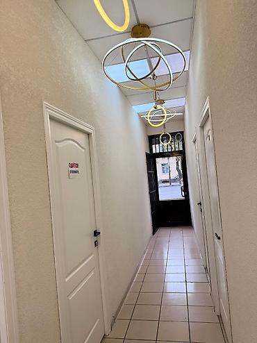 Аренда кабинетов в салонах красоты: Аренда кабинетов в салонах красоты, 25 м², Для бровиста, Для визажиста, Для лешмейкера — 9