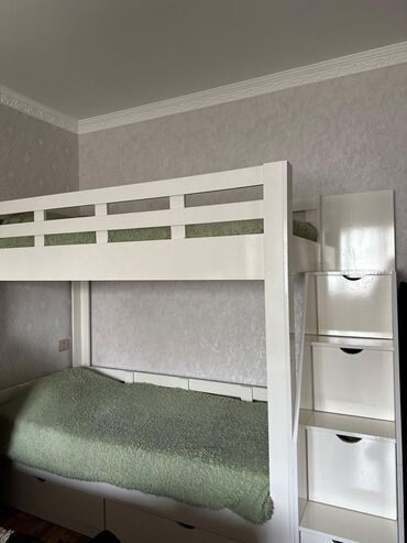 yataq mebeli satilir: Oğlan və qız üçün, Çarpayı, Matras ilə, Siyirməli