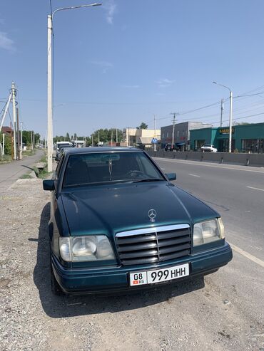 автомобиль вито: Mercedes-Benz 220: 2.2 л, Бензин, Седан