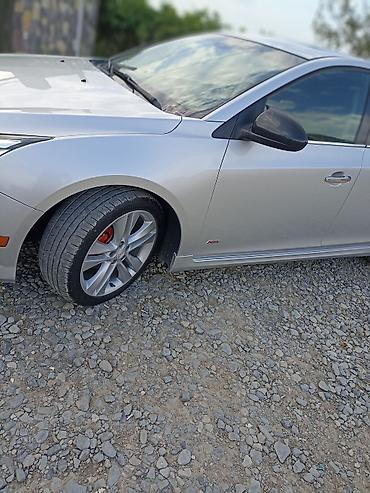 accent 2013: Chevrolet Cruze – gümüş rəngli sedan maşın tam dolu Avtomobil — 2