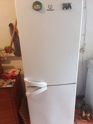 холодильник для мяса: Продам холодильник не работает верхняя часть надо залить фрион