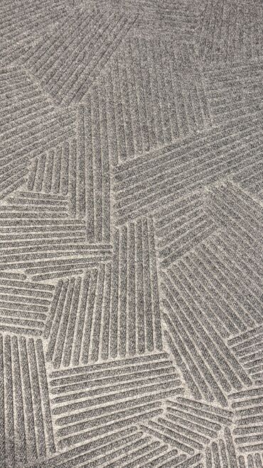 Ковролин: Ковролин на резиновой основе с рельефным геометрическим узором. В — 4