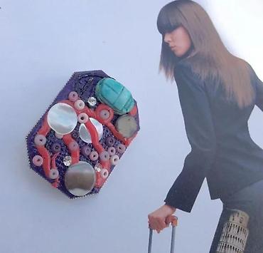 Broševi: Prelepi stari broševi 5 komada. Cena za komad Tri prelepa stara broša — 9