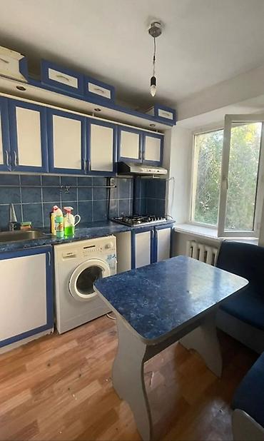 2 bedroom: Сдается 2‑комнатная квартира на ул. Байтик Баатыра. Характеристики: - — 2