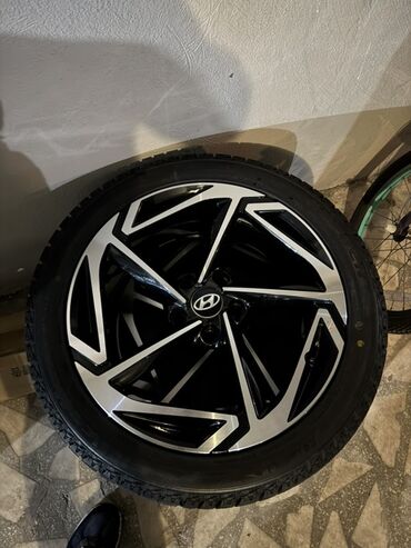 ось на прицеп: Дөңгөлөктөр монтажда 235 / 45 / R 18, Кыш, Комплект, Жеңил унаалар, Куйма, тешиктери - 5
