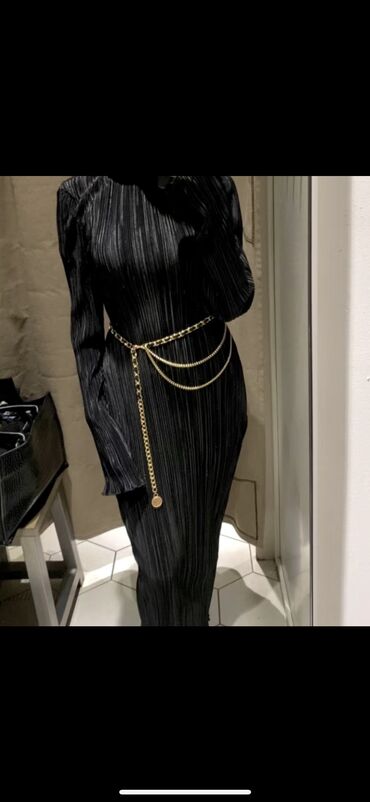 черная длинная платья: Продается новое платье полной длины Размер М (44) Отдам за 900 сом