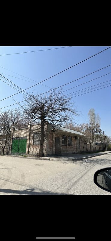 продаю дом в центре города бишкек: 110 м², 5 комнат, Бронированные двери, Забор, огорожен