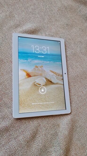 Tableti: Tablet sa belim okvirom i metalnim zadnjim poklopcem, dijagonala — 1