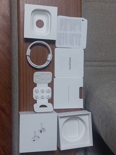 bluetooth наушники: Оригинальные Airpods pro 2
со всеми целыми аксессуарами