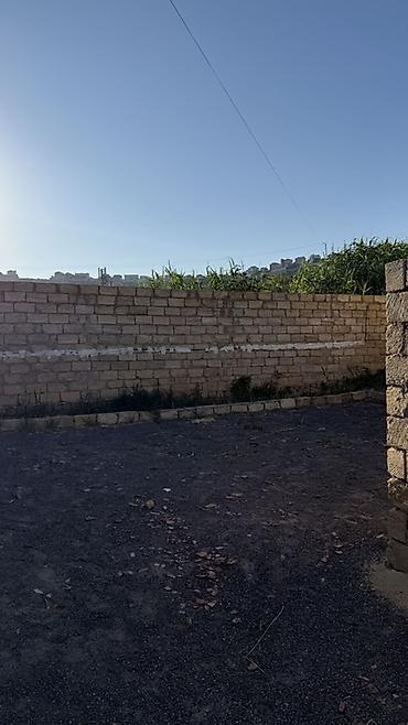 Həyət evləri və villalar: Satılır: hasarlı həyəti olan fərdi yaşayış evi - Tikili: 2 mərtəbəli — 2