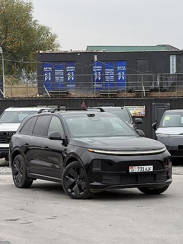 Lixiang: Lixiang L6: 2025 г., Автомат, Гибрид, Внедорожник — 1