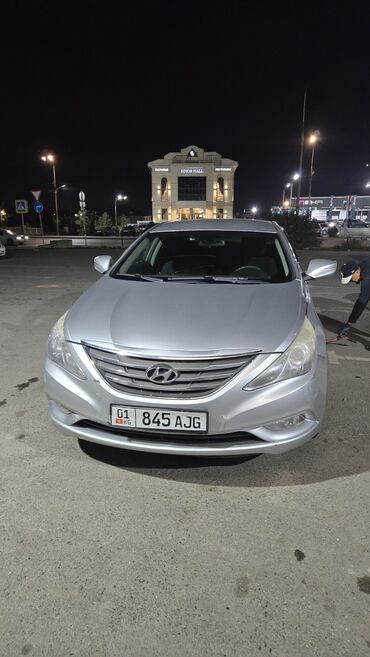 ищу машину в аренду под такси: Сдаётся в аренду Hyundai Sonata 2012 года Аренда:1600 сом