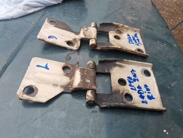 Auto delovi: Dodatni opis Sarke prednje haube Lada 2107 Rivu bele boje. Polovno — 4