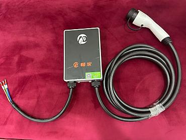daiso charger: Evde veya qarajda masın zaryatkaya qoymaq ucun aparat. Yenıdır — 2