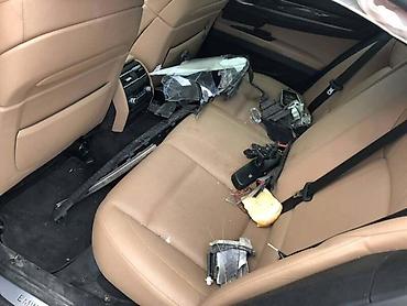 camac za prihranu: BMW 750 2010. GOD. - KOMPLETAN AUTO U DELOVIMA | kompletan auto u — 1
