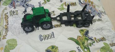 lutka za devojcice: Traktorcic sa prikolicom