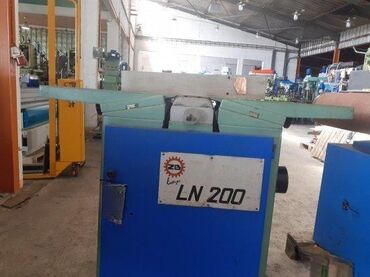 Električne polirke: Šmirgl mašina 1603 🛠️ Marka: Europa 🏷️ Širina valjaka: 200 mm 📏 — 10