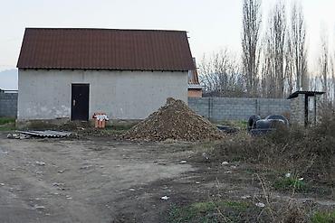срочна алмашам: Продаем дом в Новопавловке. Участок: 4 сот., дом времянка 2 комнатная — 2