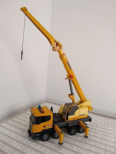 Оюнчуктар: Игрушечный автокран Liebherr (лицензионная модель Bruder) производства — 1