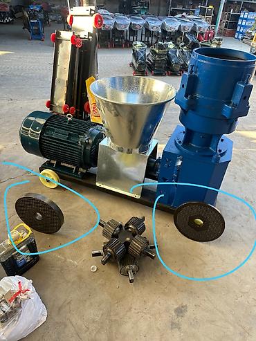 Сельскохозяйственное оборудование: TƏCİLİ SATILIR!!! Yem Pellet makinası Granulator Pelet, Yem aparatı — 4