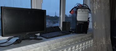 isiqli klaviatura: BARTER VAR Komplekt: - Sistem bloku: klassik ATX korpus, ön paneldə