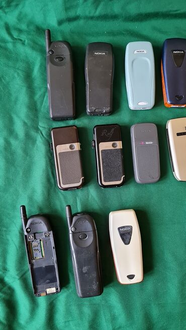 Ostali mobilni telefoni: Kolekcija starijih mobilnih telefona – više brendova i formata. U — 13
