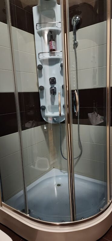 duş kabinka: Üstü qapalı kabina