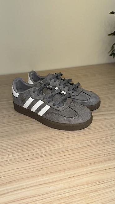 krosovkalar: Məhsul: Adidas Samba Grey (suede üstlük) - Rəng: Tünd boz üstlük, ağ — 2