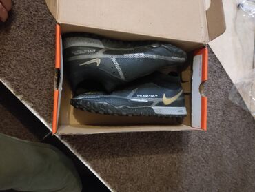 бутсы nike hypervenom phantom 2: Мужские кроссовки, 37, Nike, Б/у, цвет - Черный, Самовывоз, Платная доставка