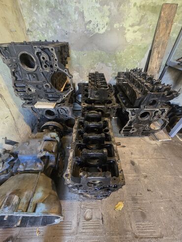 Motor üçün digər detallar: İsuzu ikinci əl ehtiyat hissələri. Mövcud detallar: - Külbütörlər və — 16