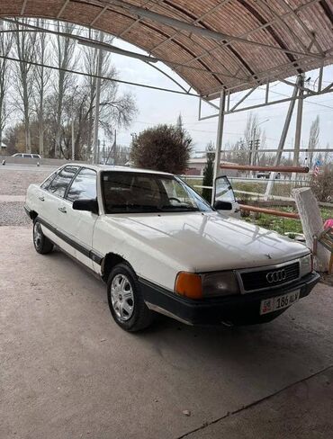 140 мерседес: Audi 100: 1985 г., 2.2 л, Механика, Бензин, Седан